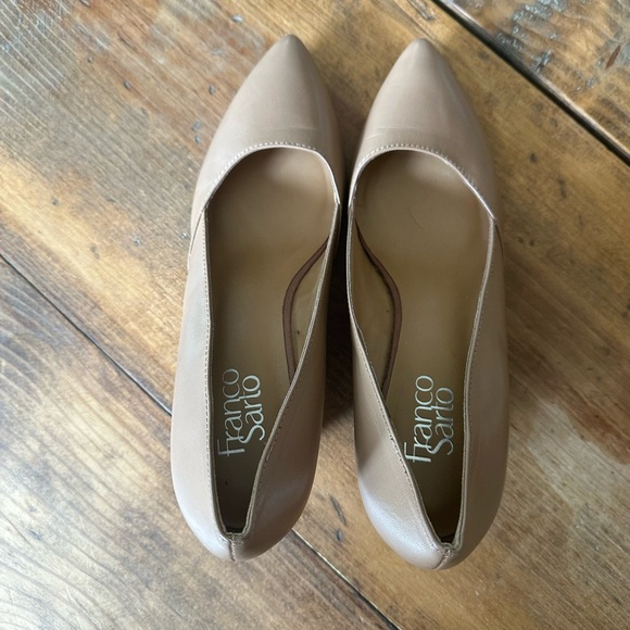 Franco Sarto Elegant Tan Wedge Heels - Picture 2 of 12